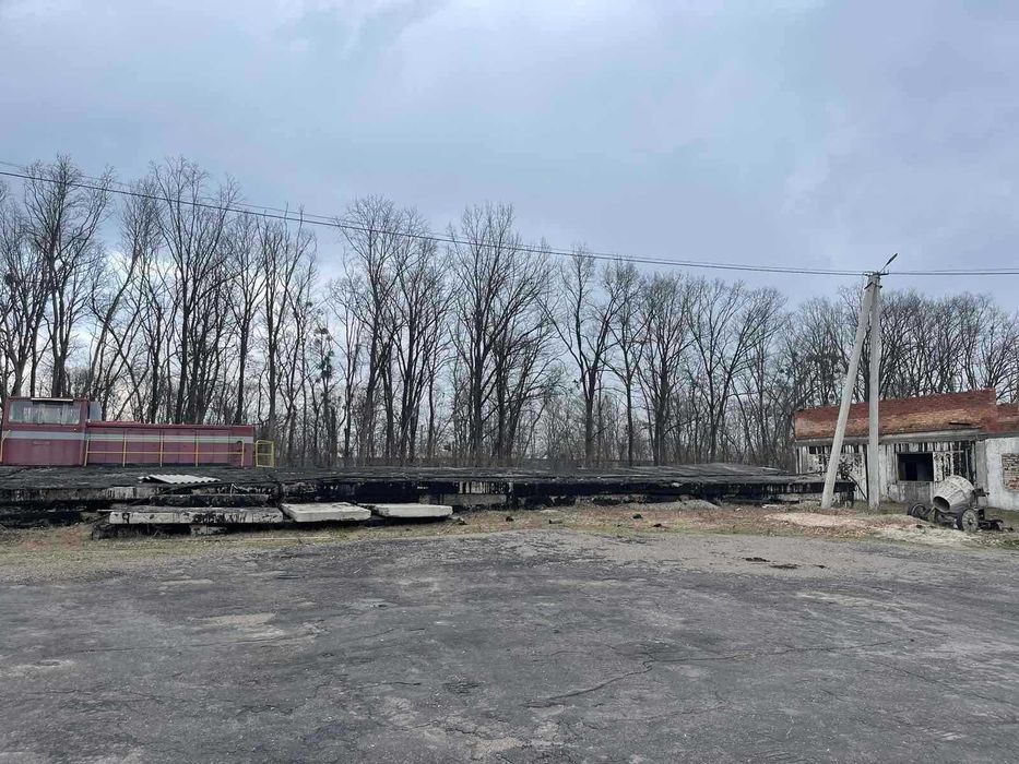 Виробництво 2700м + 1,6 га з ЖД гілкою