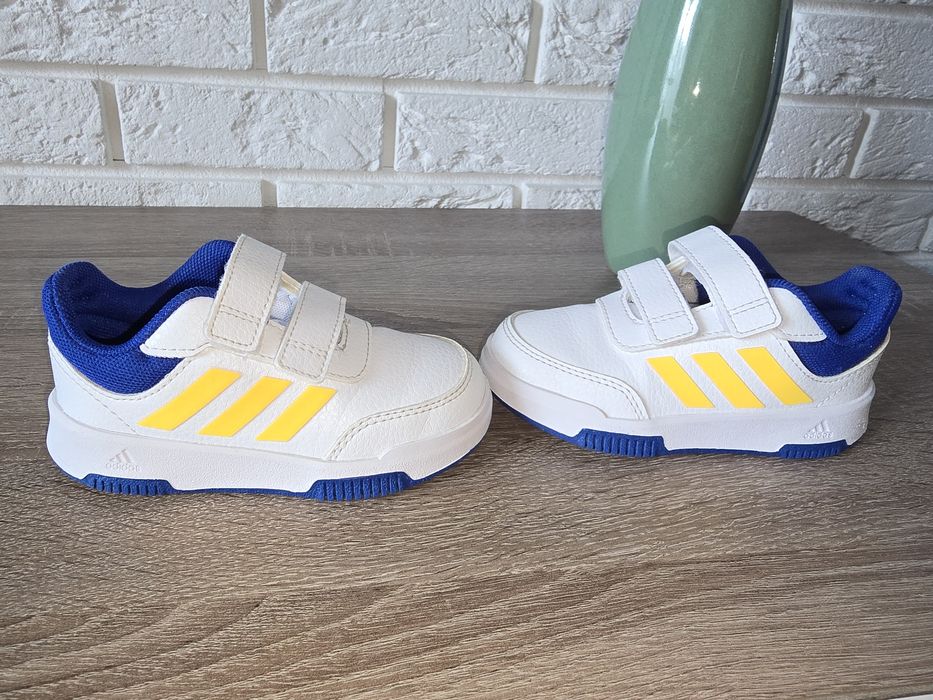 Buty dziecięce Adidas r 24 jak nowe