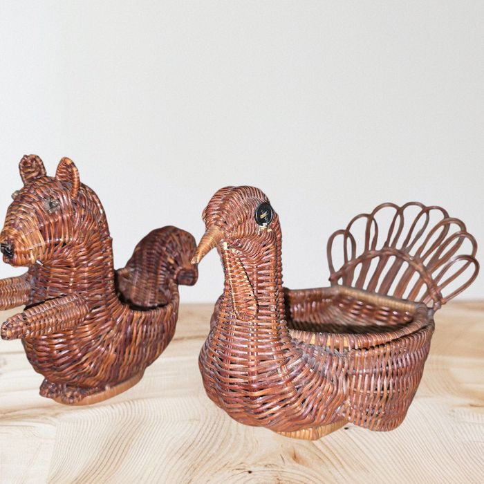 Wiklinowe koszyki indyk i wiewiórka