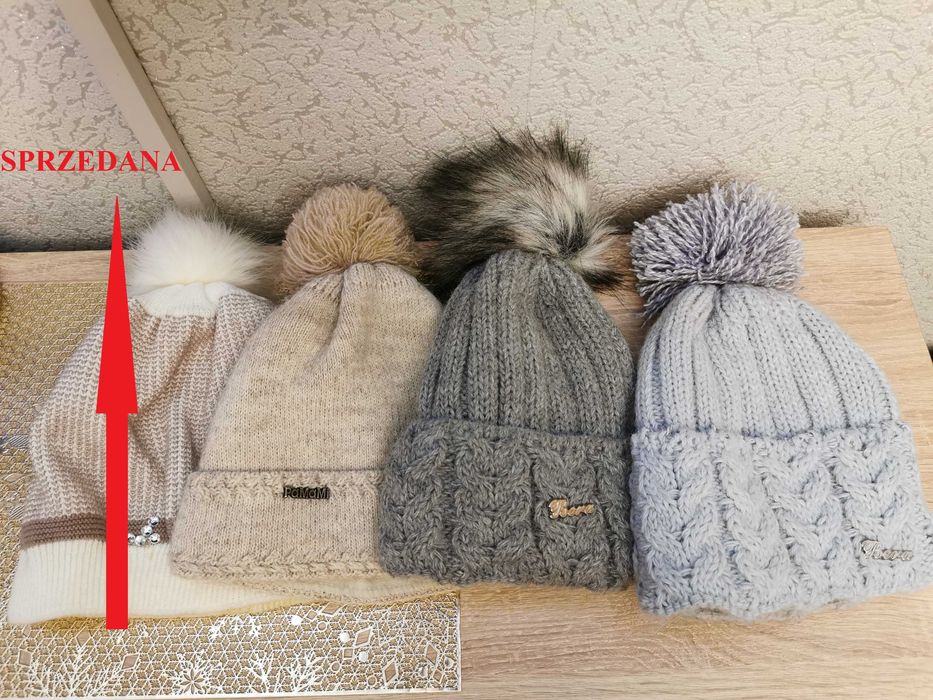 Czapki różne kolory