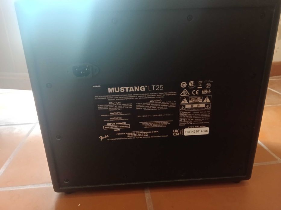 Amplificador Fender Mustang lt25