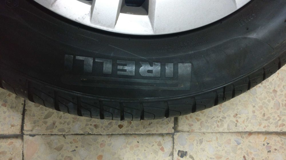 Vendo 4x pneus e jantes para volkswagen Up