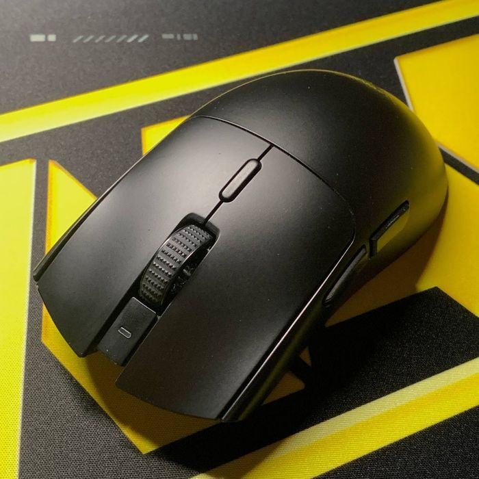 Продам мышку Razer viper  v3 hyperspeed  оригинал