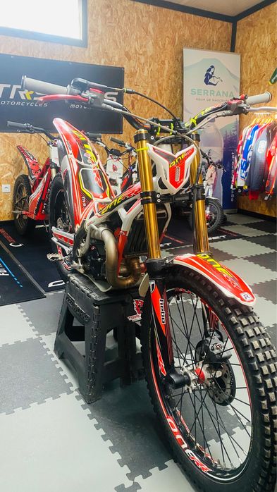 Moto de Trial TRS 300 RR como nova