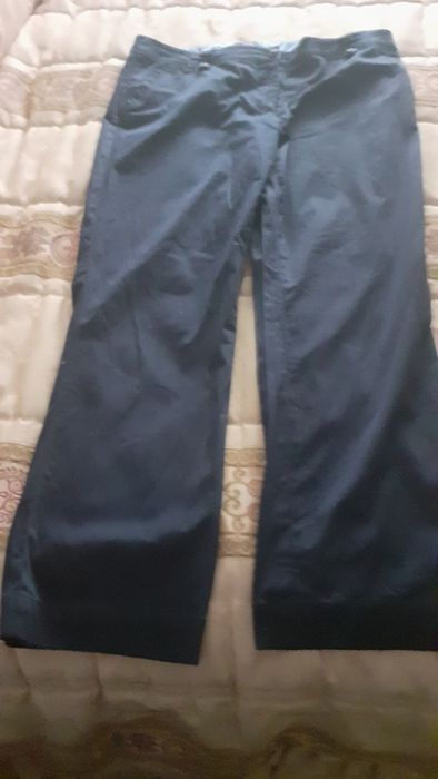 Calcas azul escuro cortefiel  de tamanho  44 espanhl 40 português  de