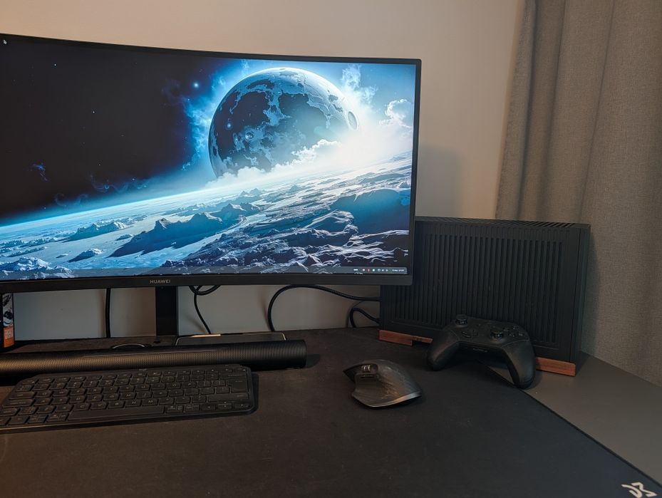 Komputer Gaming Custom Ryzen 9 / 9070 XT/32 RAM/4TB
