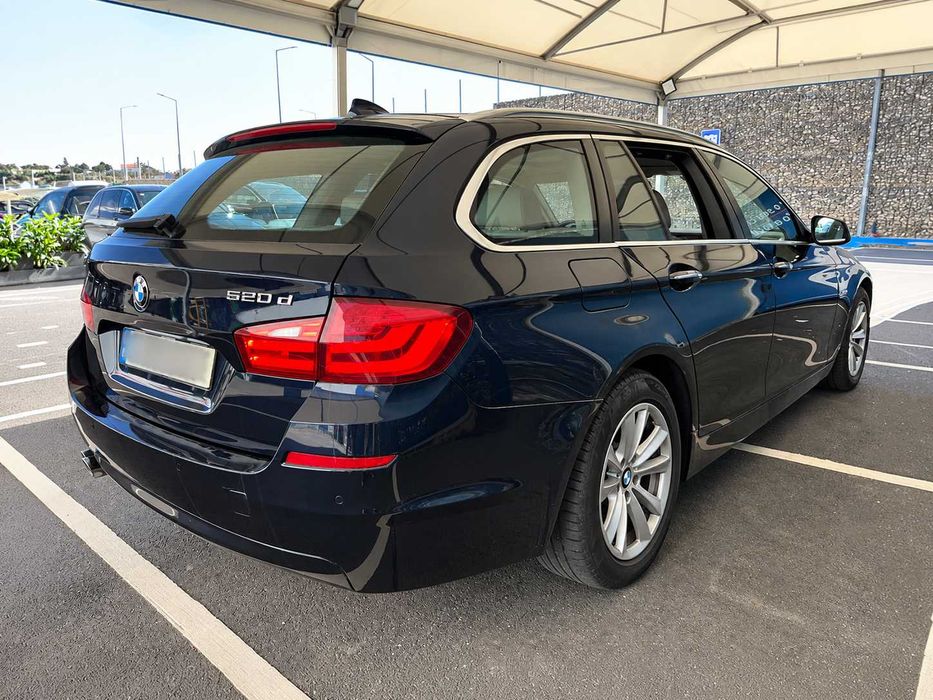 BMW 520d Touring Nacional - Teto Panorâmico, Pele, Bancos Conforto foto 3