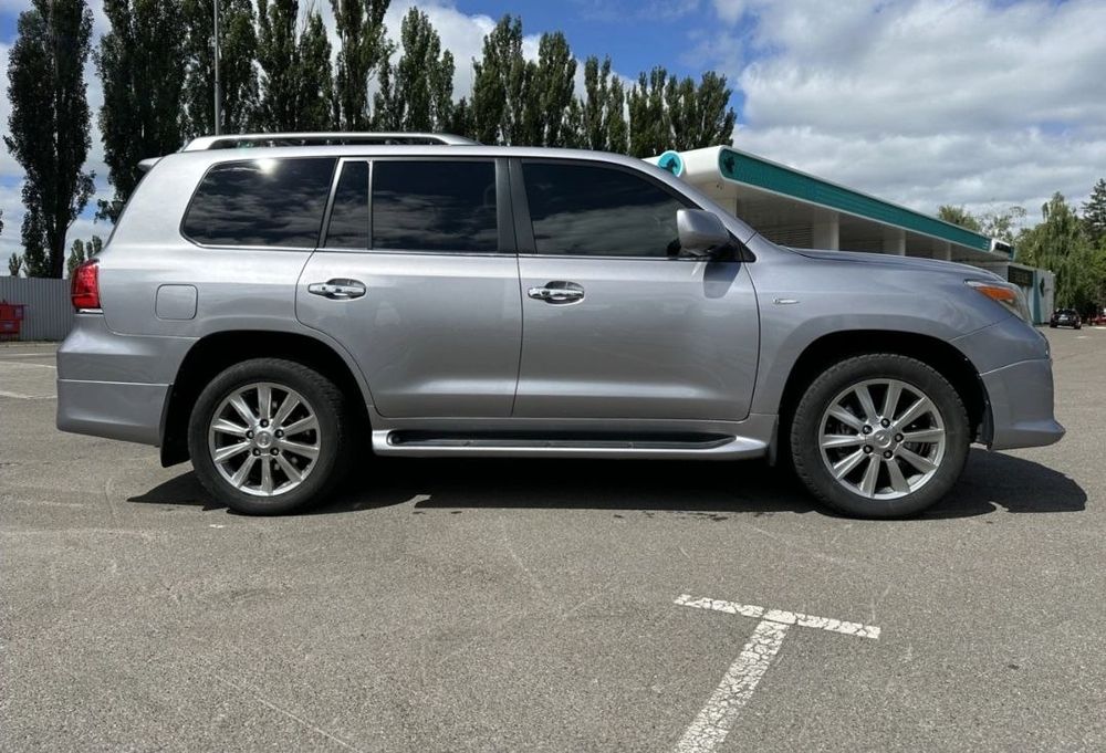 Lexus LX570 2011 офіциал!