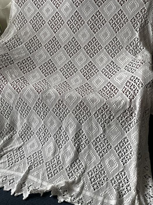 Скатертина або покривало ручноі роботи 180 на 160