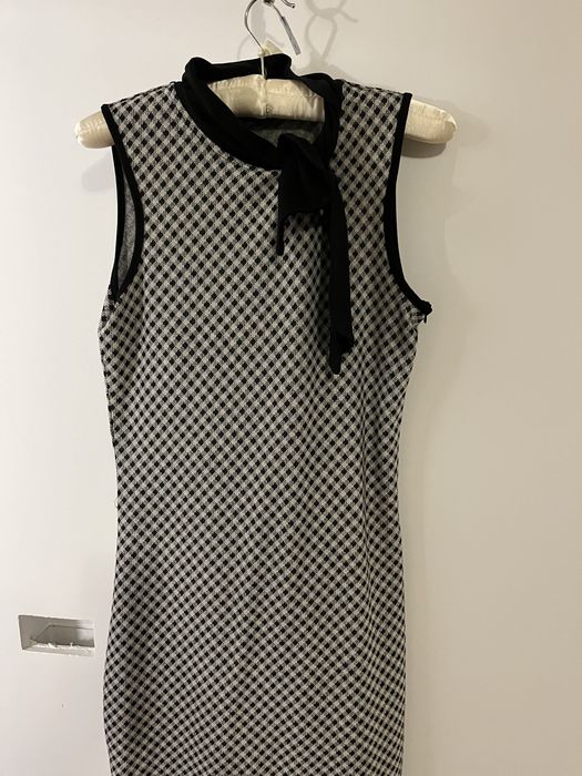 Elegancka dopasowana sukienka lub tunika