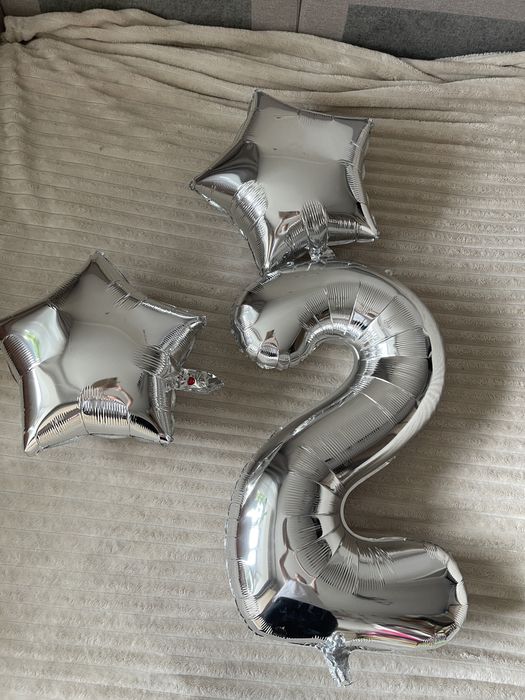 Цифра 2 и две звоздочки