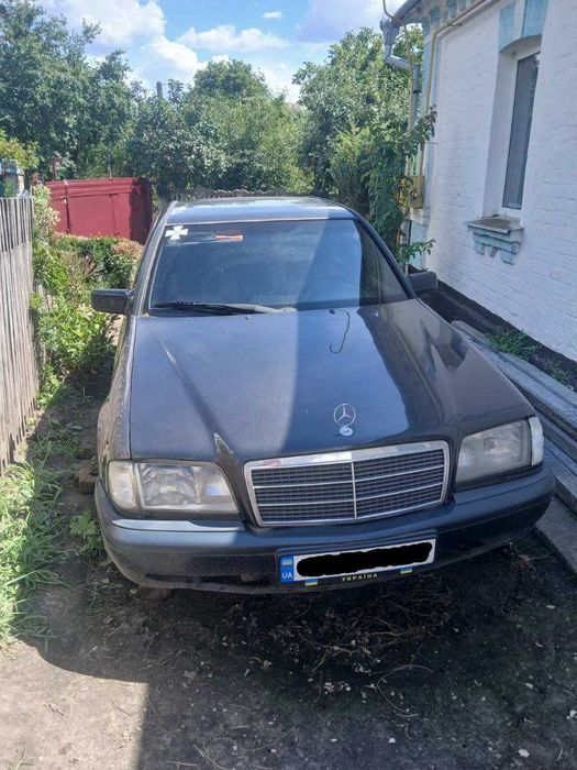 Mercedes-Benz C180