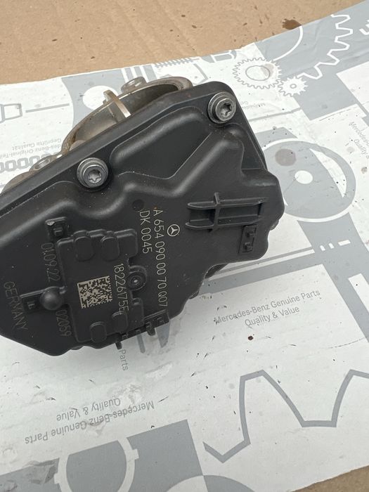 Дросельна заслонка Mercedes OM654 A6540900070