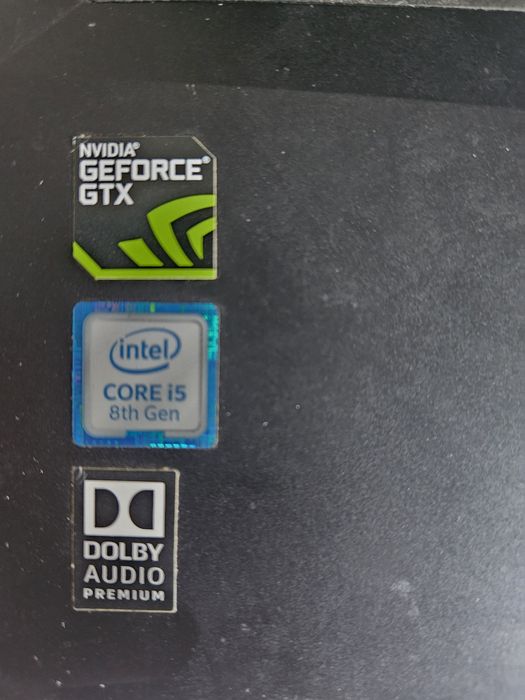 Portátil i5-8300H | 32GB RAM | SSD 256GB | GTX 1050 | Full HD