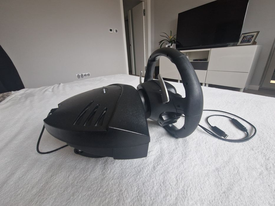Kierownica + pedały Thrustmaster Ferrari 458 RW – Xbox 360