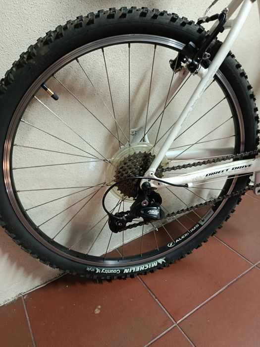 Bicicleta BTT specialized rockhopper