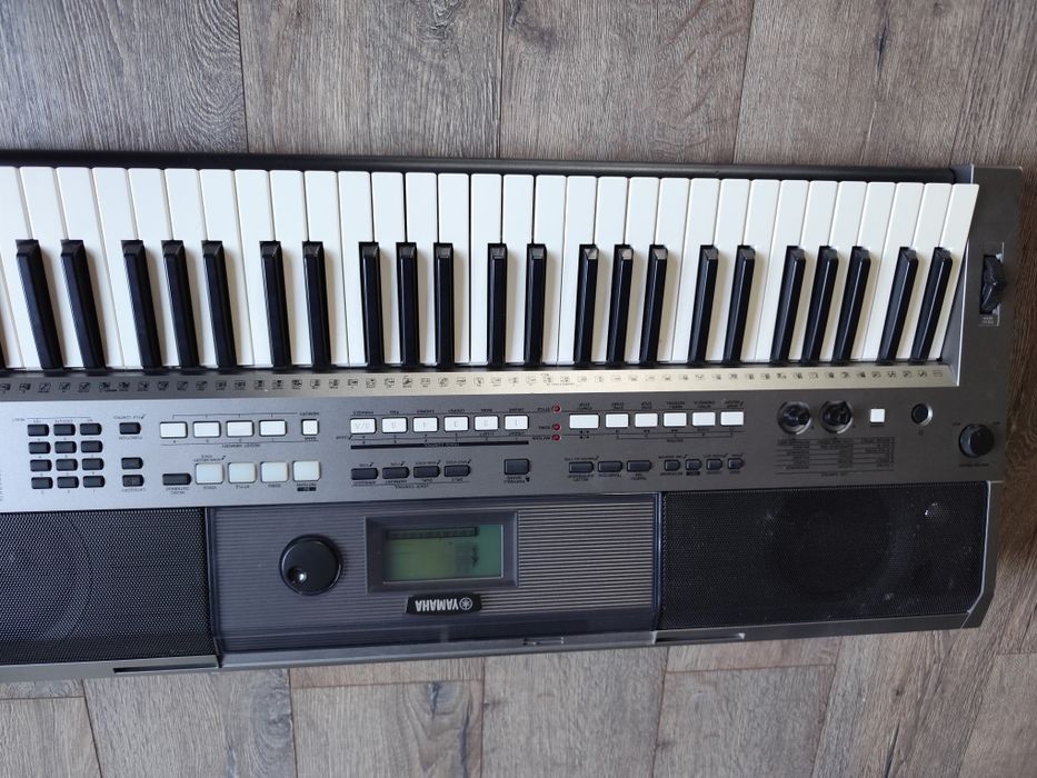 Keyboard Yamaha PSR E443