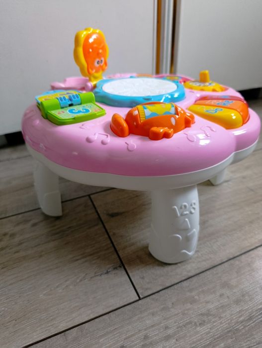 Stolik edukacyjny ,grający
