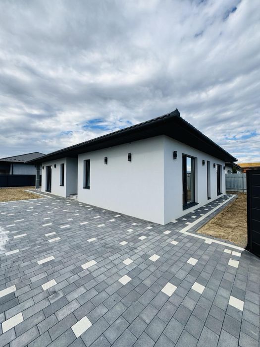 Продаж американки в Сторожниці (Чарда)