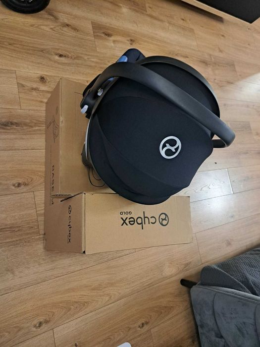 Fotelik cybex ! Dwa foteliki z bazą ! Jak nowe !