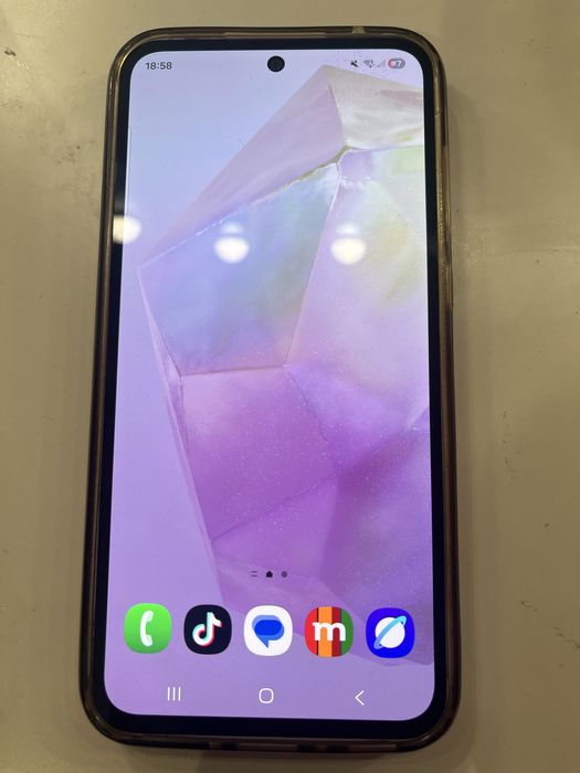 Samsung A35 fioletowy