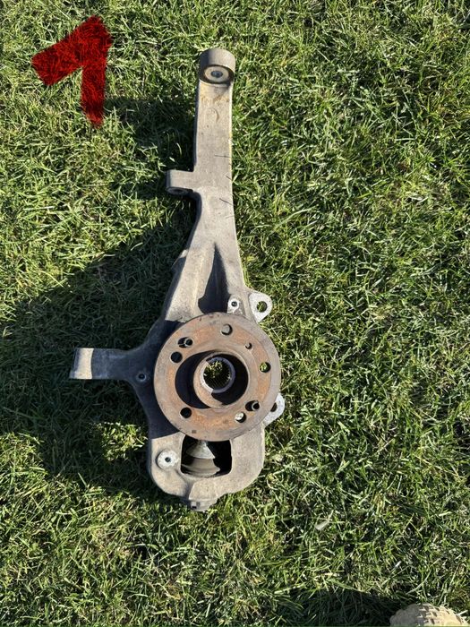 Поворотний кулак Mercedes Benz