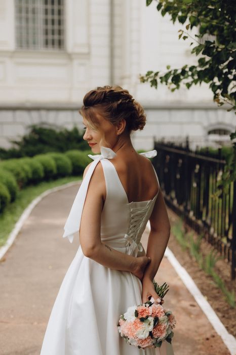 Весільна сукня міді, Випускна сукня