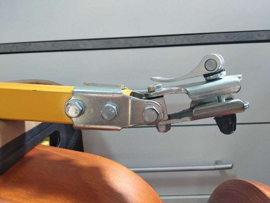 Peruzzo Trail Angel (жовтий), буксирувальна велоштанга, Італія