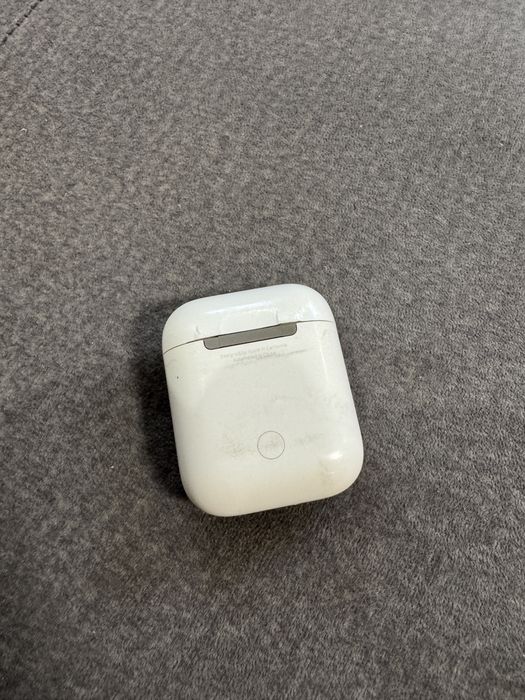 Продам AirPods 2 без лівого навушника