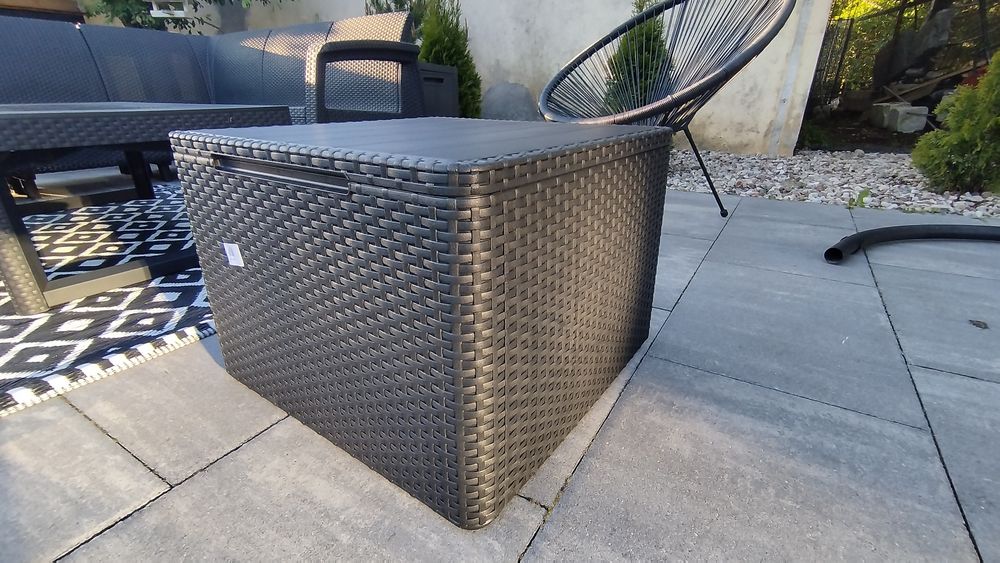 Stolik skrzynka Keter nowy