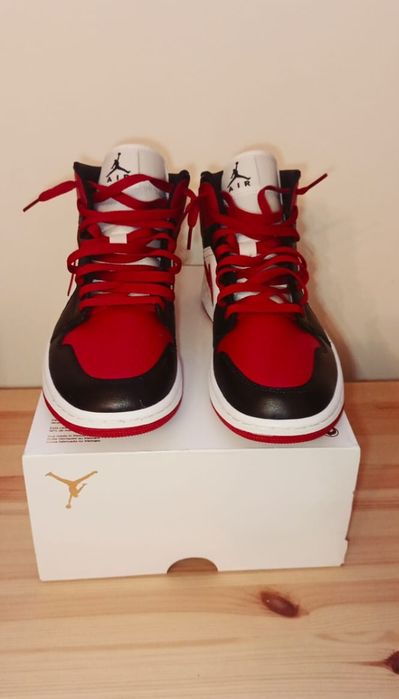 Nike jordan 1            .