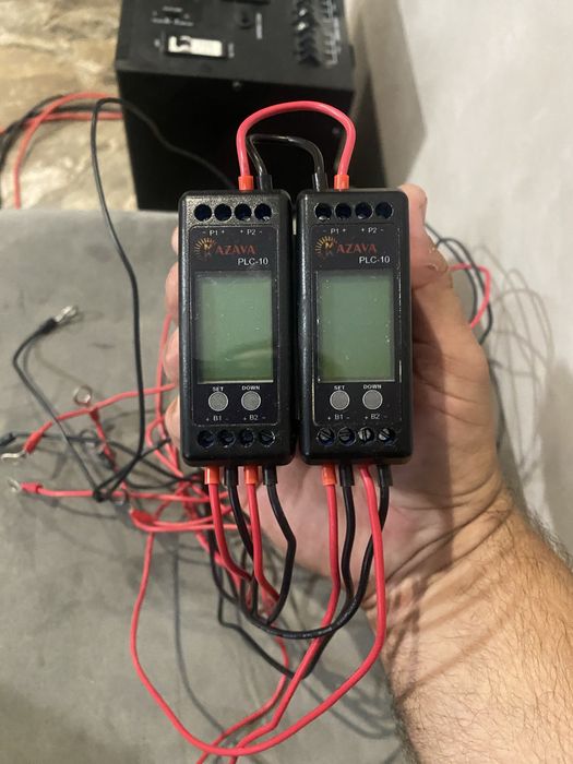 Інвертор з акумулятрами.