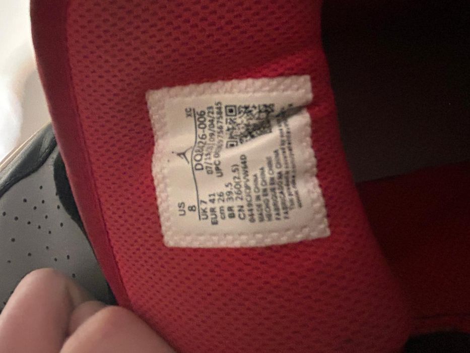 Buty jordan 1 czarno czerwono szare