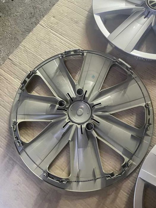 Продам Оригінал Ковпаки R16 VW Group VW Passat B7, Caddy, Golf, Jetta,Touran !
