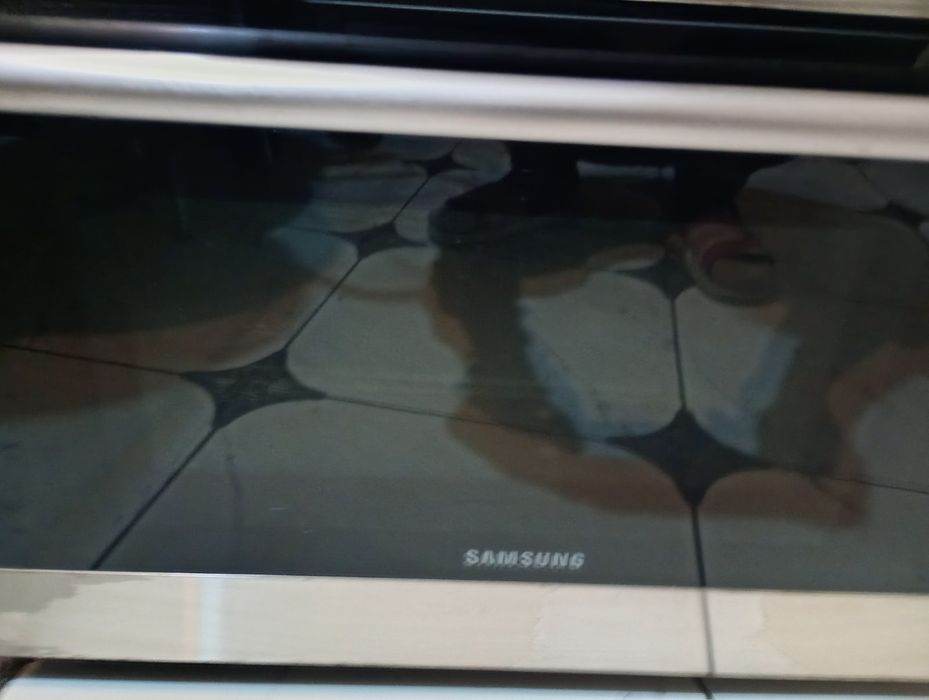 Продам духовку на кухню