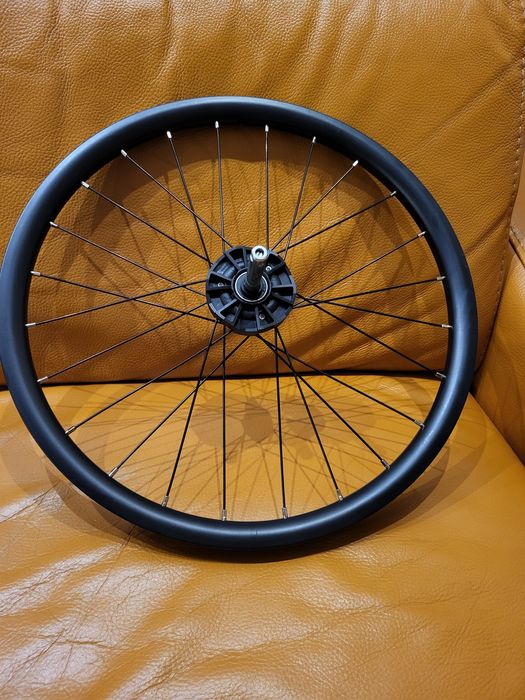 tylne felga wózka przyczepki rowerowej Thule Chariot Sport 2