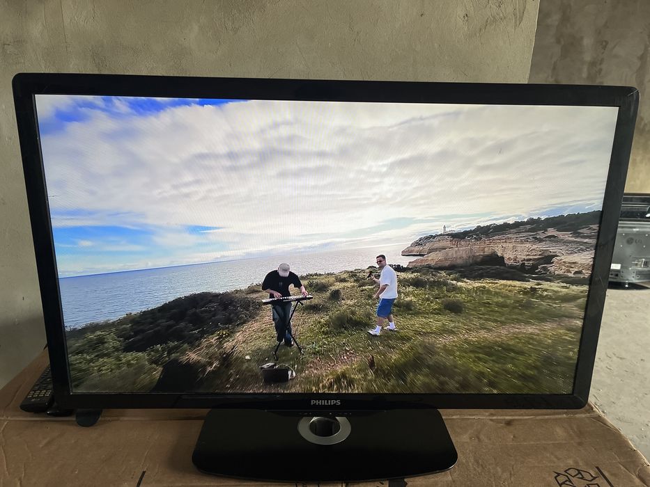 Телевізор Philips 40 дюймів 40LSD