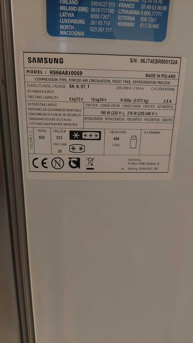 Półki i szuflady balkonik plyta agregat do lodówki Samsung RS66A8100S9