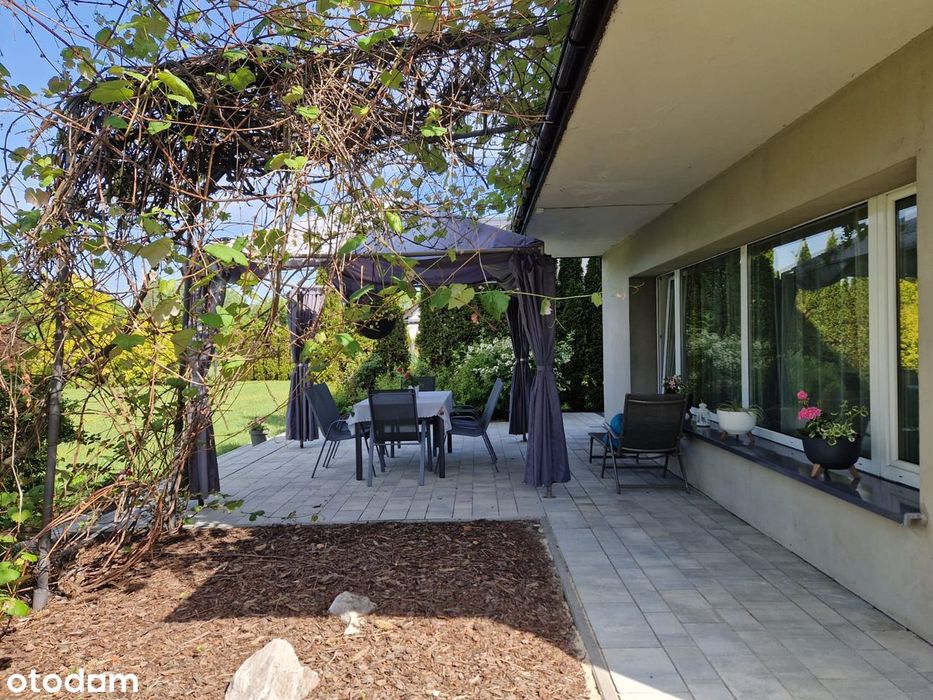 Nowoczesna bryła w wyjątkowej lokalizacji !!!