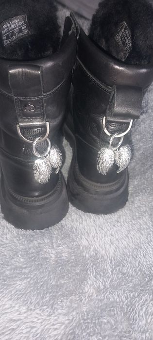 Botas Búfalos pretas com pelo