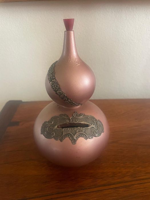 Mealheiro com aplicação em prata