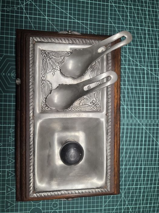 Tinteiro para pena antigo