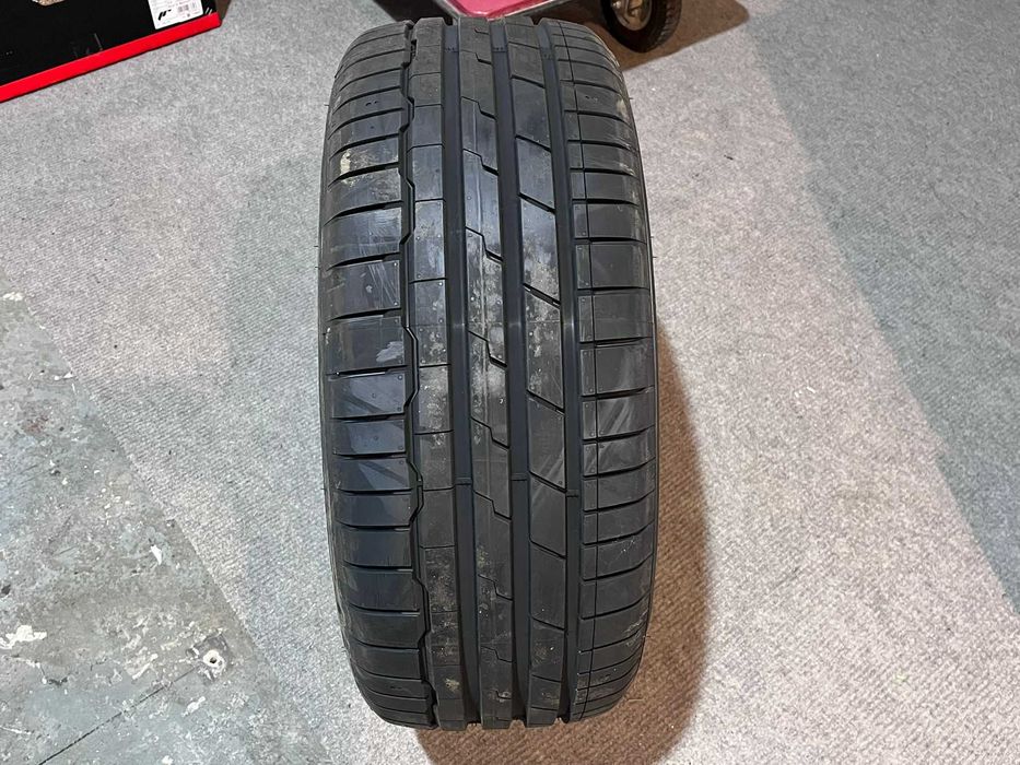 4 x Hankook Ventus S1 Evo3 235/50/R18
