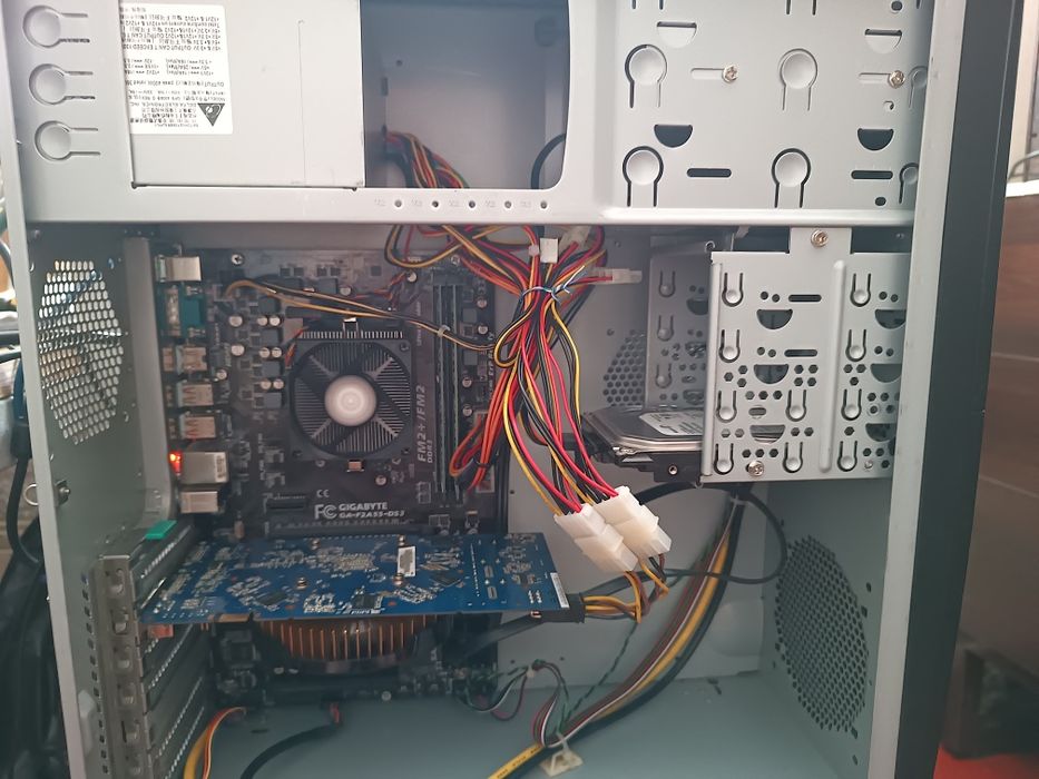 Системный блок Athlon X4 860K, Gigabyte GA-F2A55-DS3, 8Gb, EN 9600GT 512 Mb,250Gb