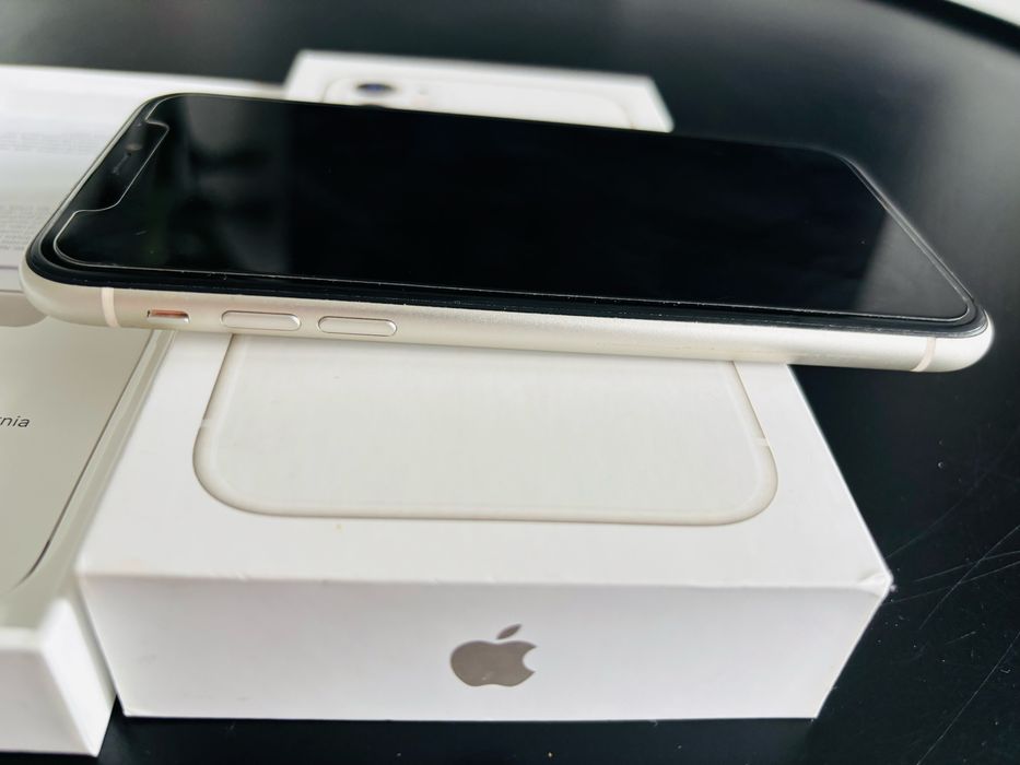 Sprzedam iphone 11 64 GB