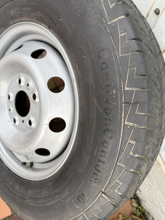 Шина 225/75 R16c з диском одна штука