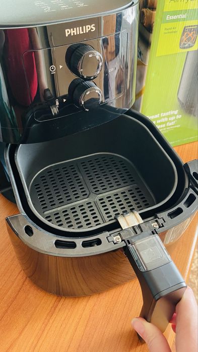 Мультипіч PHILIPS Essential