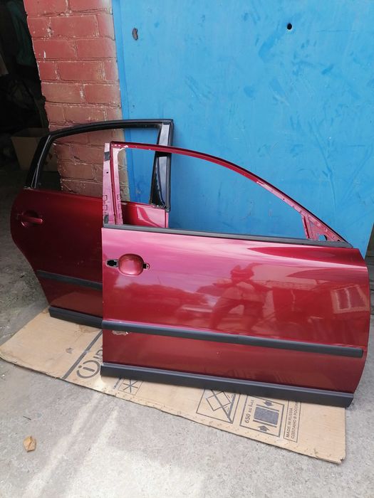 Двері праві Passat B5