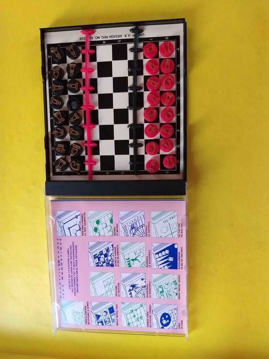 Jogo Magnético de Xadrez e Damas