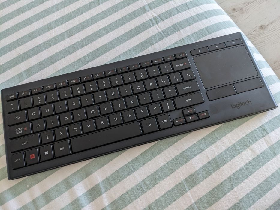 Безпровідна клавіатура logitech